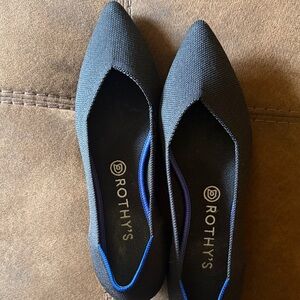 Rothy's Black Pointed Knit Flats with Blue Trim